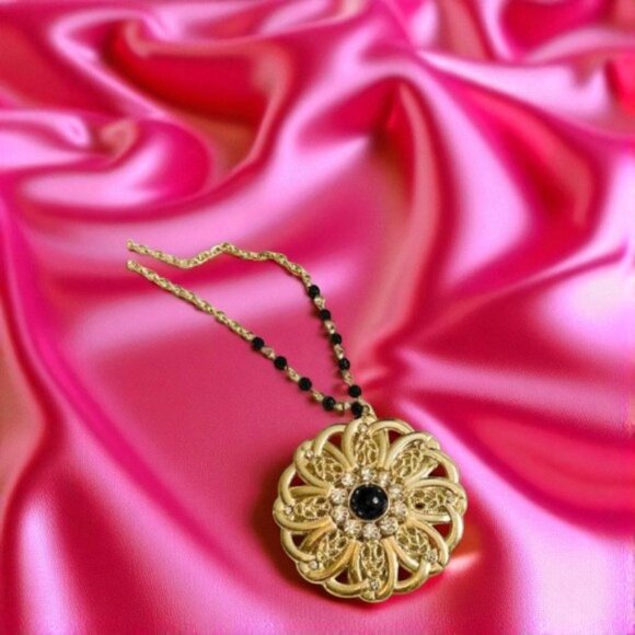 LaviguerDesigns Crystals & Onyx Gold Flower Pendant Necklace - Picture 1 of 3